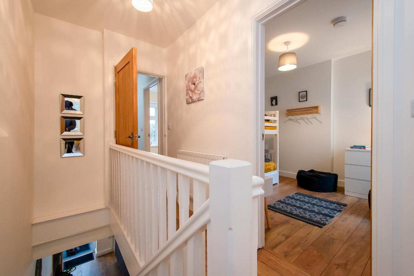 Casa One Hundred - A Beautiful 4 Bed House On The Beach Front Swansea Zewnętrze zdjęcie
